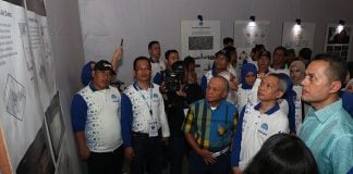 Wagubsu Musa Rajekshah meninjau galeri rencana pembangunan Museum Air di halaman PDAM Tirtanadi, Jalan SM Raja Medan.(kaldera/humas)