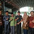 Letda (CAJ) Rilo berfoto bersama saat pulang ke almamaternya di kampus UINSU.