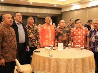 Kadis Pariwisata Kota Medan, Agus Suriyono (tengah) saat menghadiri Welcome Dinner 2nd Medan Fam Trip and Travel Mart 2019 di Hotel Emerald Garden Medan, Rabu (11/12/2019).