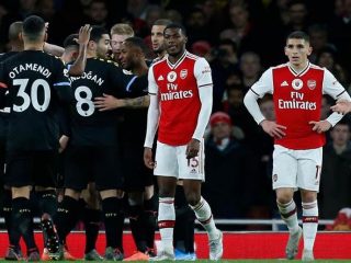 The Reds Dingin di Puncak, Meriam London Puntung