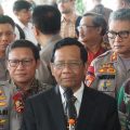 Irjen Pol Martuani Sormin (kedua dari kanan) saat mendampingi Kapolri Jenderal Idham Aziz dan Menkopolhukam Mahfud MD dan Panglima TNI belum lama ini. (kaldera/ist)