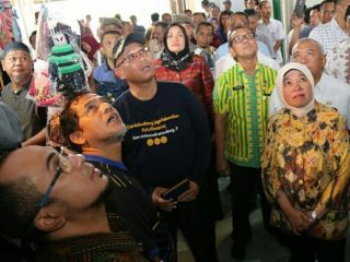 Plt Walikota Medan, Akhyar Nasution melihat ventilasi Pasar Sei Sikambing Medan, Jumat (20/12/2019).