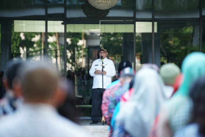 Plt Wali Kota Medan Akhyar Nasution saat pidato pada apel perdana 2020 di Balai Kota Medan, Kamis (2/1/2020)
