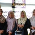 Ainal Mardiah (kiri) berfoto bersama pengurus baru Komunitas HAM usai terpilih (kaldera/ist)