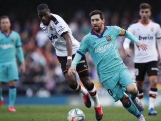 Kalah dari Valencia, Barcelona Dikejar Madrid