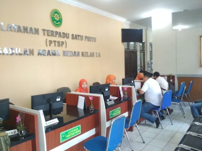 Suasana di PA Medan, Jumat (17/1/2020). Sepanjang 2019, terdapat 3.457 kasus perceraian yang ditangani PA Medan.(kaldera/mahmudi)