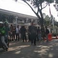 Suasana warga yang akan menjalani sidang tilang di Kejari Medan, Jumat (17/1/2020). (kaldera/alfan syahputra)