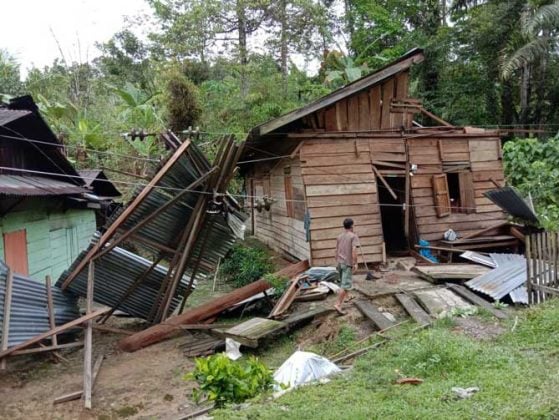 Banjir besar melanda Tapanuli Tengah (Tapteng) dan sementara merenggut nyawa 6 penduduk setempat.
