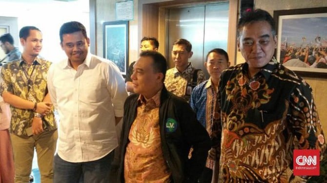Bobby Nasution saat menyambangi Kantor Fraksi Partai Gerindra di DPR, Jakarta.