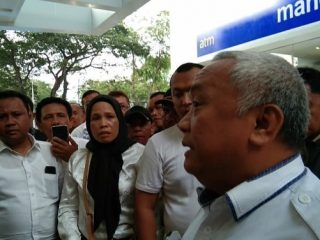Plt Dirut PD Pasar Kota Medan, Nasib Purba.