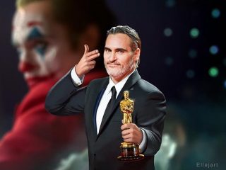 Joaquin Phoenix berposes usai meraih Piala Oscar 2020 sebagai Aktor Pria Terbaik.(asianews)