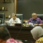 Ketua Ombudsman Perwakilan Sumut, Abyadi Siregar saat menggelar pertemuan dengan Pemko Medan di Ruang Rapat I Kantor Walikota Medan, Kamis (6/2/2020).