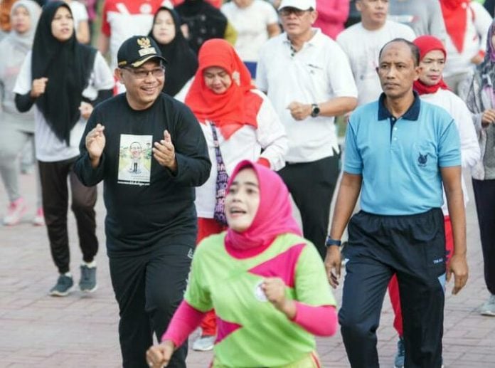 Plt Walikota Medan, Akhyar Nasution saat CFD di Lapangan Merdeka Medan.