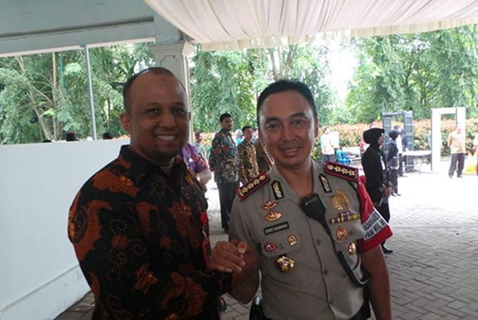 Sandi Nugroho merupakan lulusan terbaik (Adhi Makayasa) Akademi Kepolisian 1995.