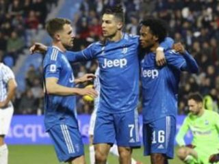 Striker Juventus, Cristiano Ronaldo saat selebrasi gol nya ke gawang SPAL. (ist)
