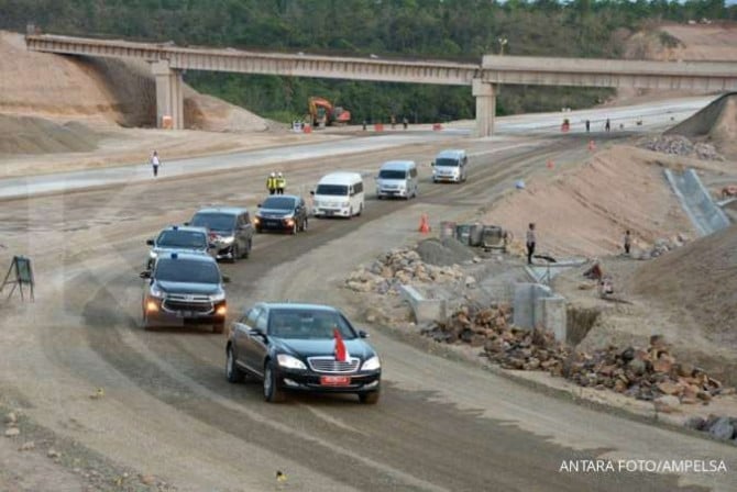 Presiden Joko Widodo (Jokowi) menargetkan ruas jalan tol Sigli - Banda Aceh seksi 4 bisa beroperasi pada lebaran tahun ini.