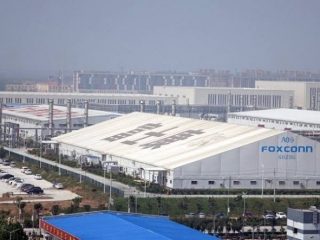 Foxconn melakukan aktivitas kembali.