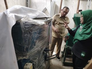 Mesin pengolahan sampah sebelum dijadikan briket arang.