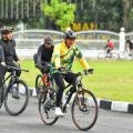 Gubernur Sumatera Utara, Edy Rahmayadi saat bersepeda melalui kegiatan Gowes Sumut Bermartabat (GSB).