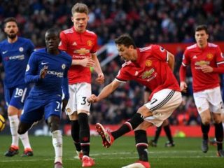 Manchester United Vs Chelsea dalam Liga Inggris.