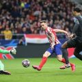 Pertandingan Atletico vs Liverpool.