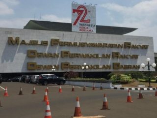 Kantor Pemerintahan MPR, DPR, dan DPD.