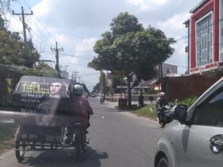Situs Judi di Tenda Becak, Modal Cewek Seksi hingga Lionel Messi