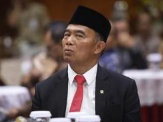 Muhadjir Effendy sebagai Menteri Koordinator Pembangunan Manusia dan Kebudayaan (Menko PMK).