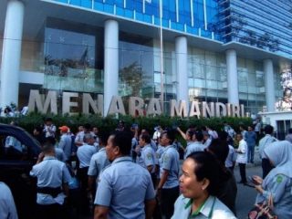 Bank Mandiri Janji Cairkan Duit PD Pasar.