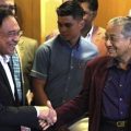 Anwar Ibrahim Senyum Saat Ditanya Jadi PM Malaysia Gantikan Mahathir.