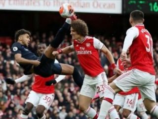 Calvert-Lewin, pemain Everton membuat gol akrobatik di laga versus Arsenal. The Gunners melakukan comeback untuk meraih 3 poin dari The Toffees.