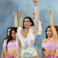Penyanyi Dua Lipa mengajak fans Liverpool untuk berpesta kemenangan pada Mei 2020.
