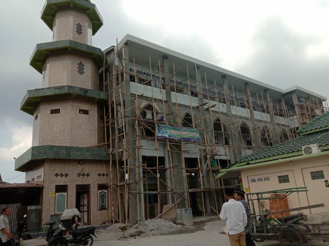 Renovasi Mesjid Nurul Islam di Jln M. Nawi Harahap.