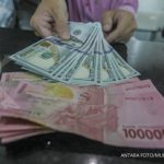 Gawat, Rupiah Menuju 16.000 per Dolar AS