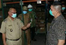 Plt Wali Kota Medan, Akhyar Nasution bersama unsur Forkopimda meninjau 3 perusahaan penyedia bahan , Senin (23/3/2020).