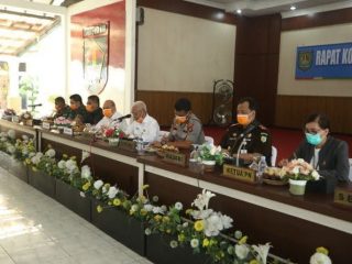 Bupati Asahan membentuk gugus tugas untuk Menangani COVID-19, yang melibatkan TNI/Polri, unsur akademisi, pengusaha, dan unsur media komunikasi dan informatika.