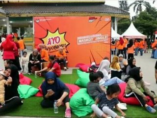 Jelang pemilihan Walikota dan Wakil Walikota Medan tahun 2020, KPU Kota Medan mengadakan sosialiasi serta launching Maskot dan Jingle Pilkada 2020, Minggu (1/03/2020) di Lapangan Merdeka Medan.