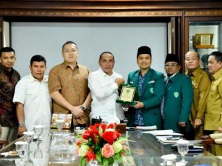 Gubernur Sumatera Utara H Edy Rahmayadi saat menerima silaturahmi Pengurus Wilayah GPA Sumatera Utara sekaligus Panitia Pelaksana Tabligh Akbar Ustadz Abdul Somad.