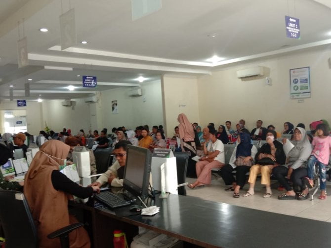 Kondisi BPJS Kesehatan Cabang Medan, Jalan Karya, Sei Agul, Rabu (11/3/2020).