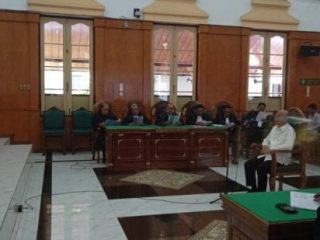 Ajukan Eksepsi, Pengacara Pertanyakan Keikutsertaan Dzulmi Eldin pada Proses OTT KPK