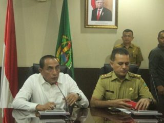 Gubsu ( Gubernur Sumatera Utara ) Edy Rahmayadi Bersama Wagubsu, Musa Rajekshah dalam Konferensi Pers di Kantor Pemprovsu Terkait Virus Corona, (Senin 16/3/2020).