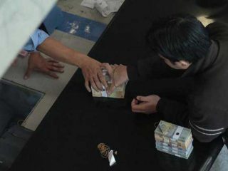 OJK Masih Kaji Penangguhan Kredit Usulan Jokowi