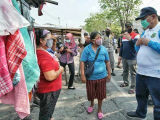 Plt Walikota Medan, Akhyar Nasution melepas Tim Penertiban dan Sosialisasi Penggunaan Masker untuk lima kecamatan yang masuk zona merah penyebaran Corona Virus Disease 2019 (Covid-19) di eks SPBU Petronas Jalan Ring Road Medan