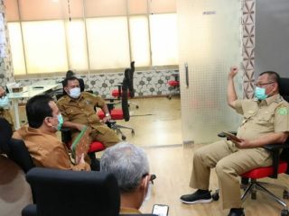 Tidak Lolos Periksa Kesehatan, Penumpang Ditahan di Kapal