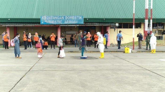 Pemulangan Ketiga, 120 TKI dari Malaysia Tiba di Lanud Soewondo