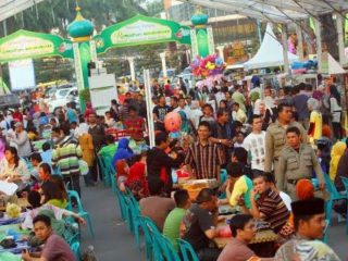 Suasana ramai Ramadhan Fair di Kota Medan tahun lalu, bisa saja tidak akan terlihat lagi di saat pandemik virus corona tahun ini