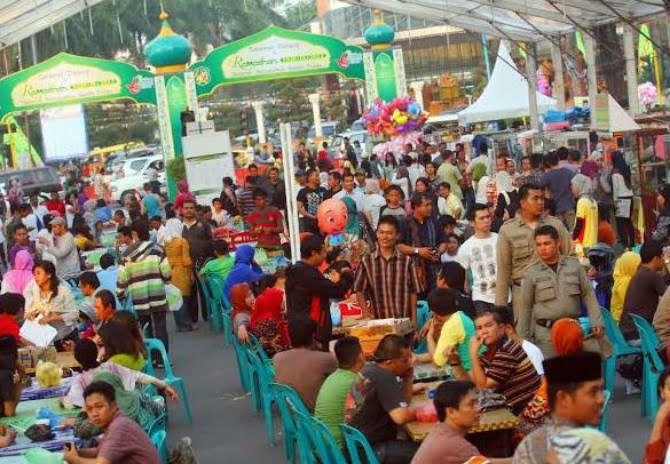 Suasana ramai Ramadhan Fair di Kota Medan tahun lalu, bisa saja tidak akan terlihat lagi di saat pandemik virus corona tahun ini