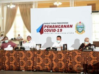 Gubernur Sumut Edy Rahmayadi melalui video confrence dalam acara Musrenbang Rencana Kerja Pemerintah Daerah (RKPD) Provinsi Sumut bersama bupati/walikota se-Sumut di Pendopo Rumah Dinas Gubernur, Jalan Jenderal Sudirman Nomor 41 Medan.