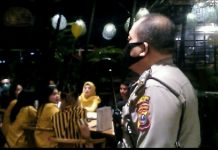 Personel Polsek Medan Baru bubarkan pesta ulang tahun di Deli Hotel Medan Jalan Abdullah Lubis, Senin (27/4/2020).