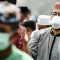 Ini Hukum Shalat Pakai Masker dan Shaf Dijarangkan
